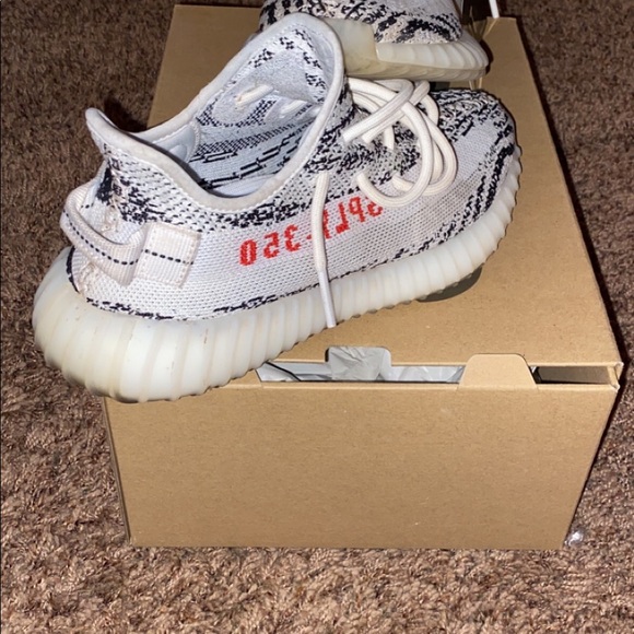 Yeezy Boost 350 - Picture 2 of 4